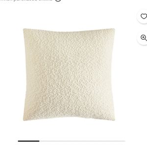 Pair of white pillows 18 x 18